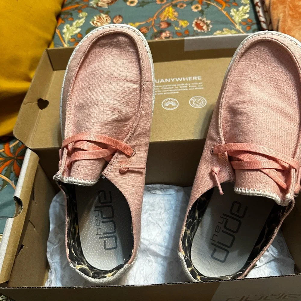 Hey Dude Women’s Wendy Guava Shoes - Picture 2 of 9